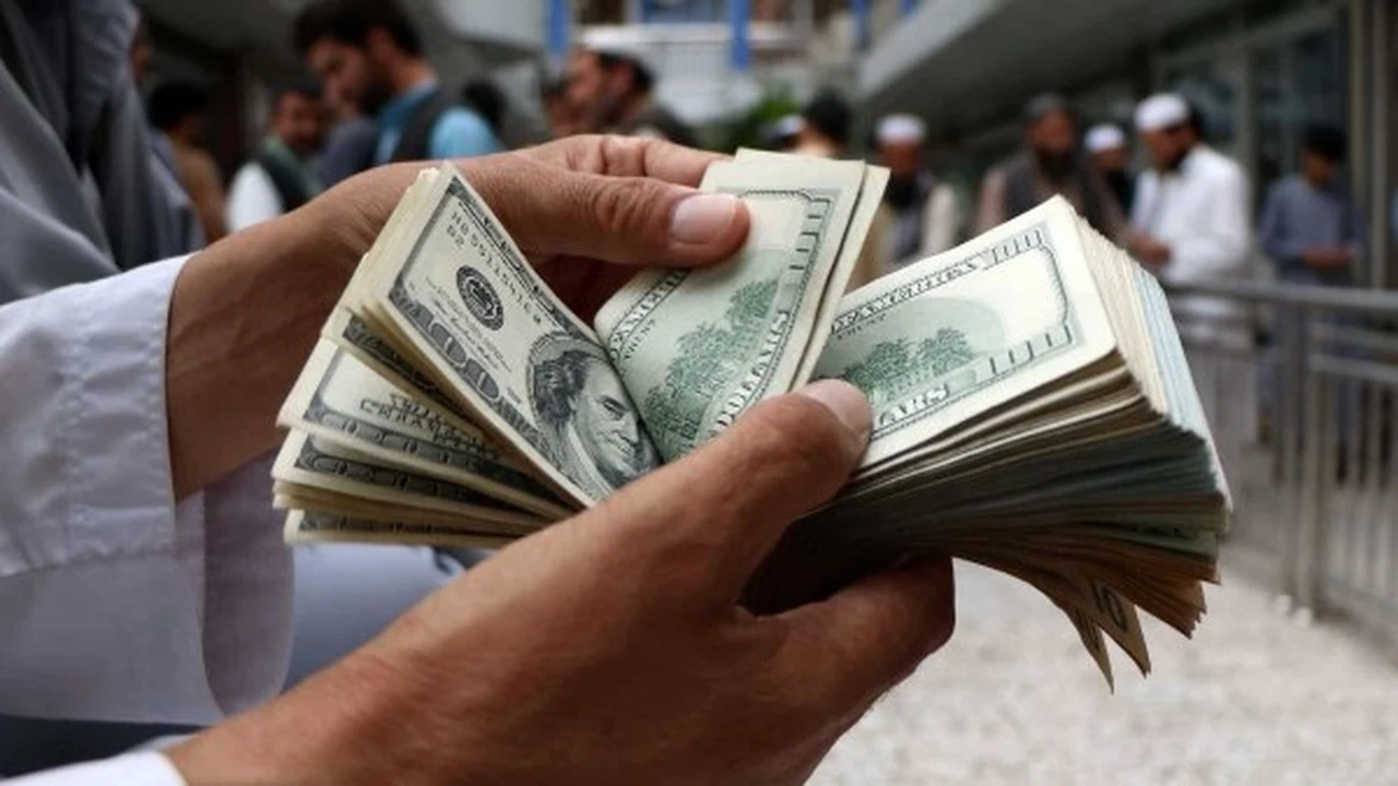 تطورات جديدة في سعر الدولار مقابل الجنيه خلال تعاملات يوم 1-3-2026